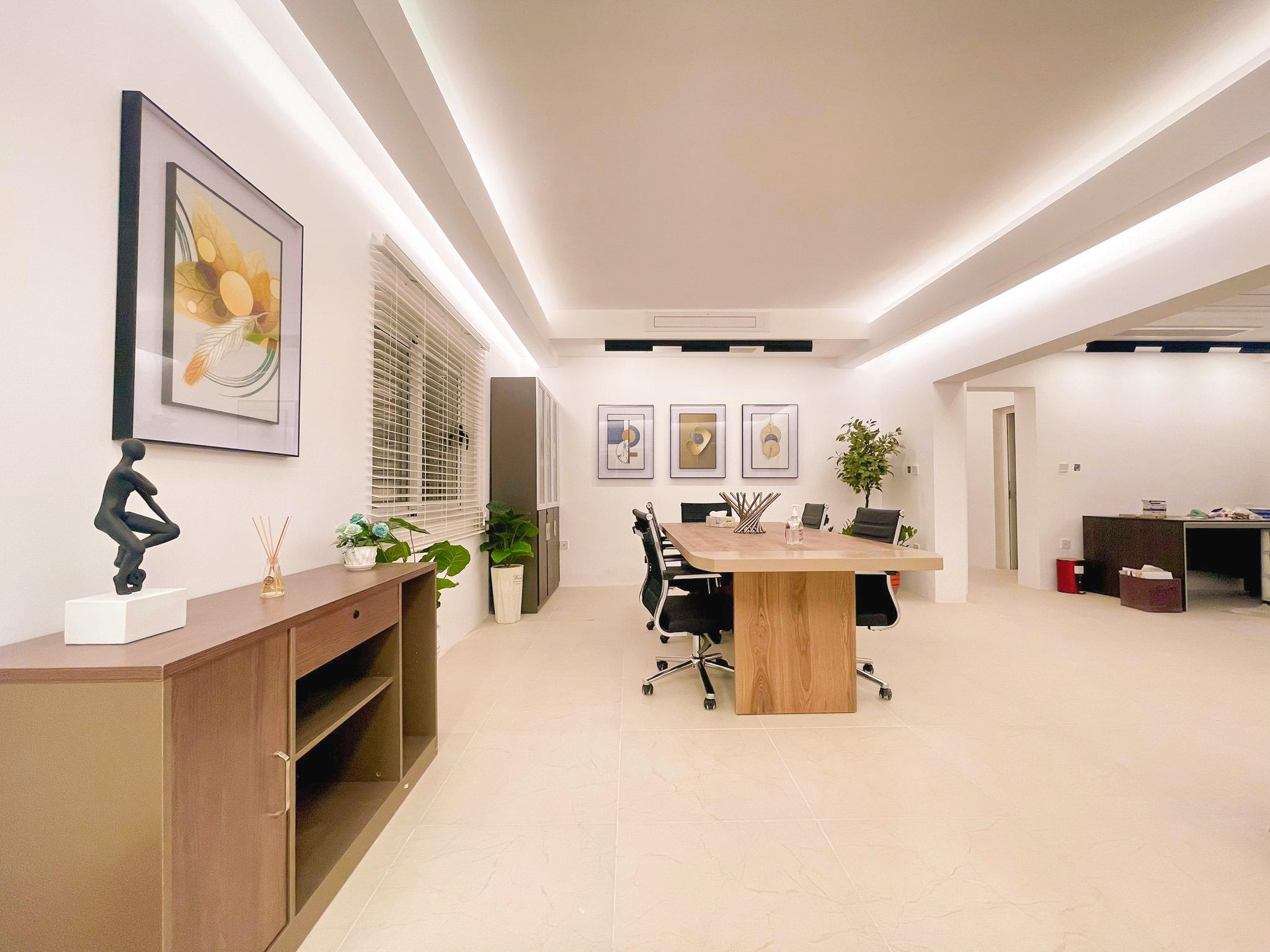 GZO office workspace